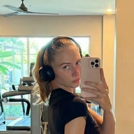 Keira Lhotan nice model pictures