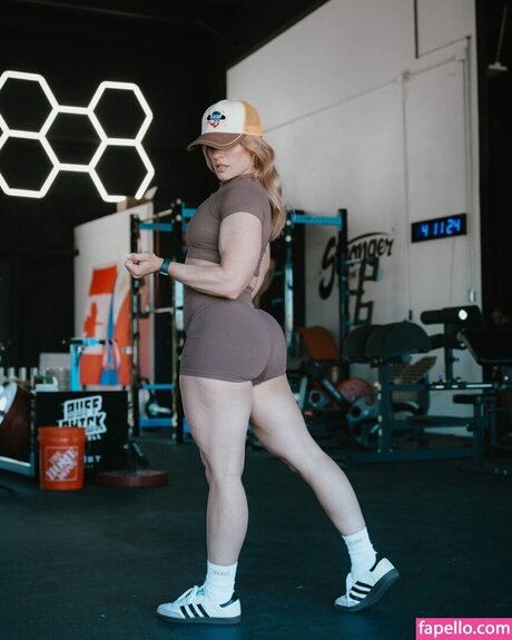 Meg Gallagher pretty model galleries