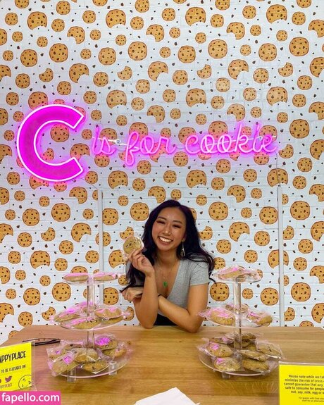 Sophia Phan pretty pornstar pics