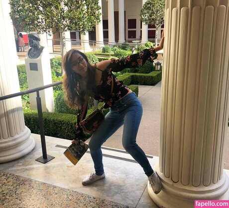 Sophia Phan exclusive star pics