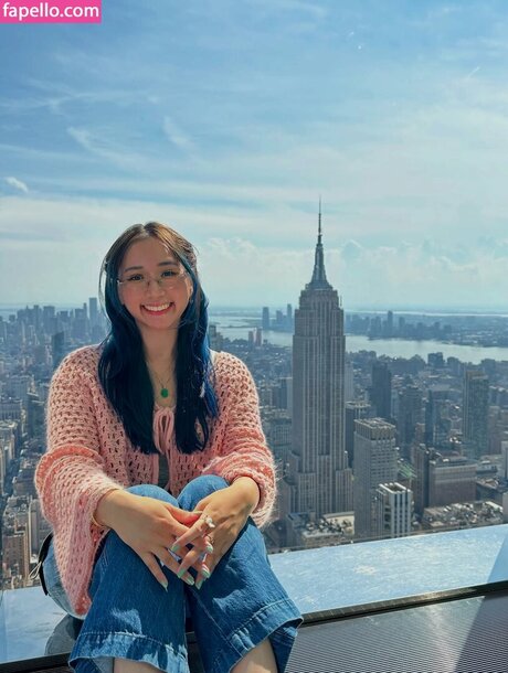 Sophia Phan star art pictures