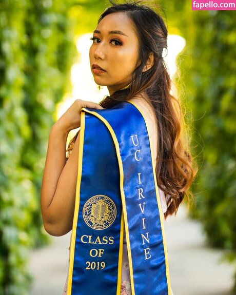 Sophia Phan free model pic