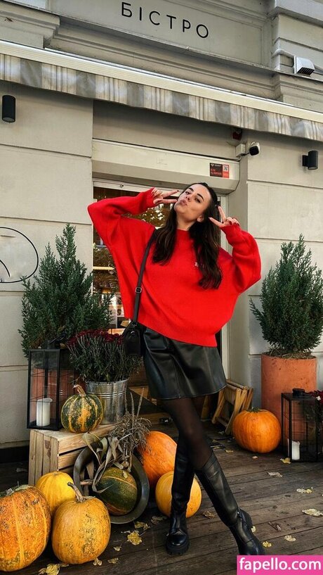 HeyHelen ASMR model best pics