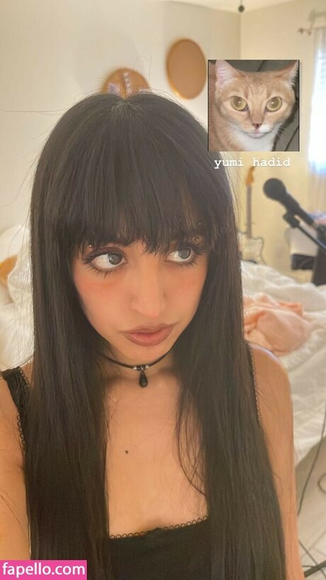 Aislinn Ritchie model sexy img