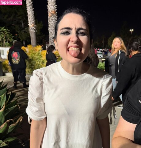 Amy Roberts art star pics