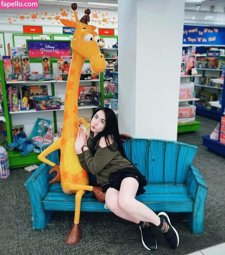 Amy Roberts model porn pics