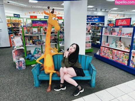 Amy Roberts erotic model archive