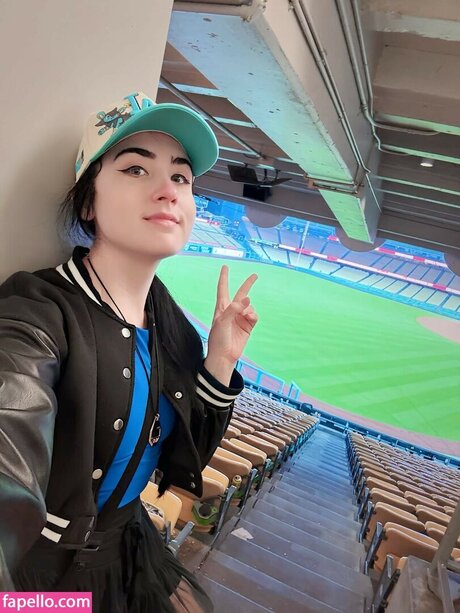 Amy Roberts sexy star pic