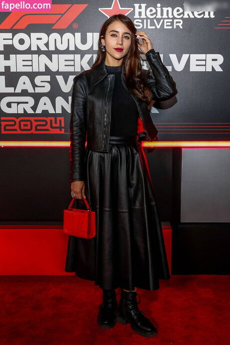 Caylee Cowan pretty model photos