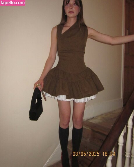 Holly Humberstone star high quality pics