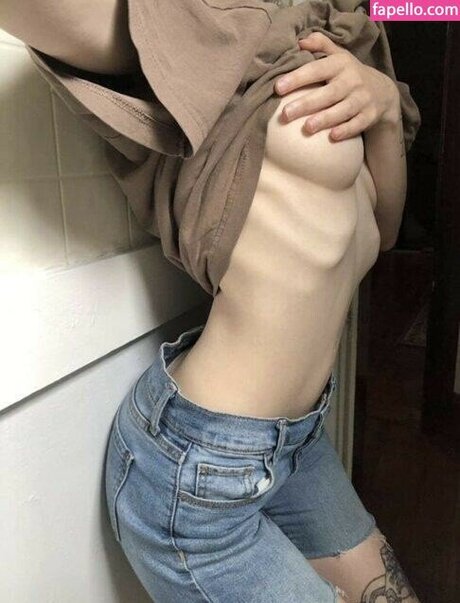 Kornsexual model hot pics