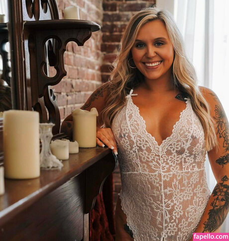 breanaaa95 model naked gallery