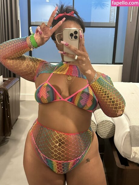 Nomfwanime art model photos