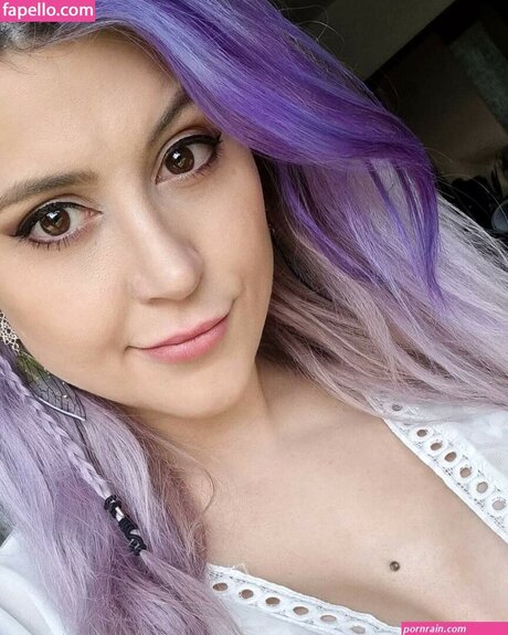 Mowky Fox pornstar nude photos