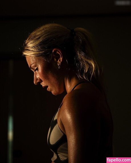 Mikaela Shiffrin model exclusive pics