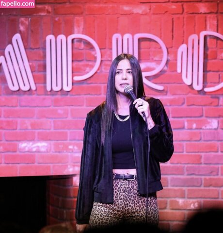 Rachel Wolfson star top picture