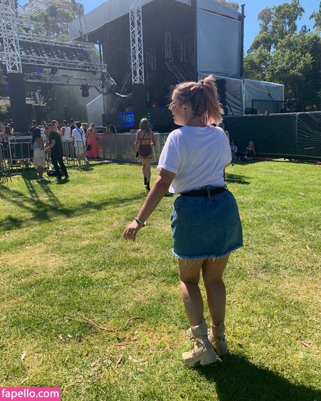 NicsandNacs sex model photo