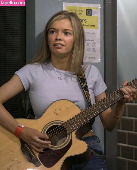 Zoe Clarke free pornstar pictures