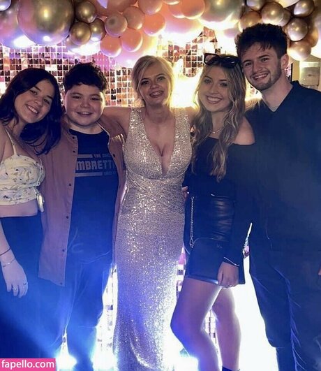 Zoe Clarke model pic