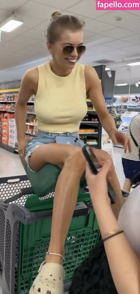 Zoe Clarke model porn pictures