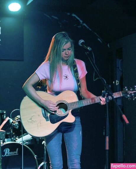 Zoe Clarke model beautiful picture