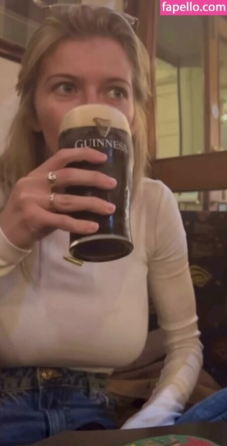 Zoe Clarke star erotic pic