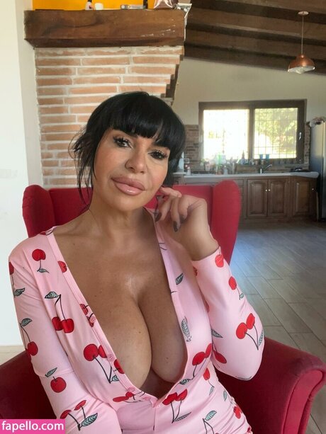 Naima La Donna Puma model hot galleries