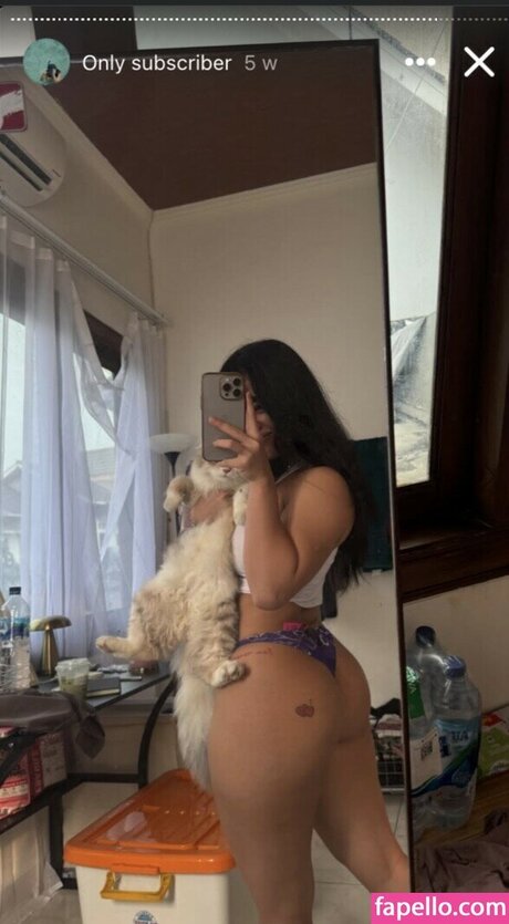 bluntviews_ erotic model img