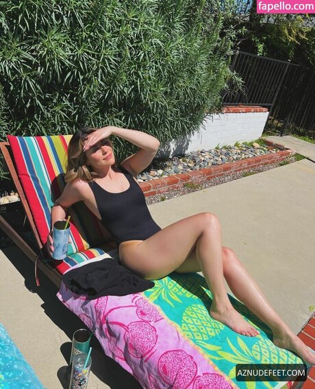 Chloe Breen hot model pic