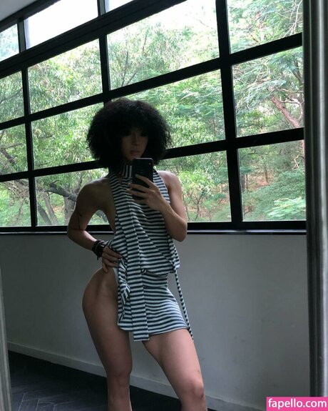 Xiang is model sexy image