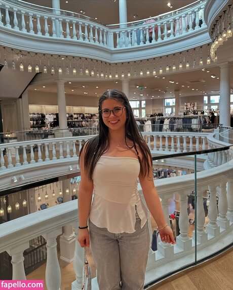 Lilousecret pornstar nude photos