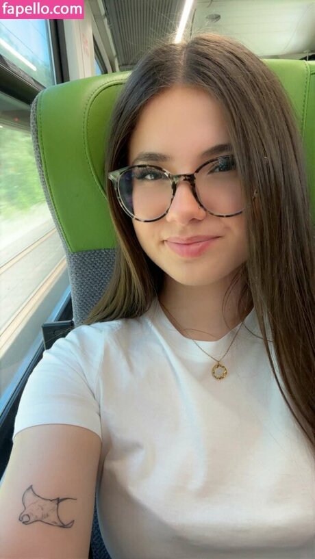 Lilousecret sex model gallery