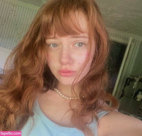 redbellax model sex photos