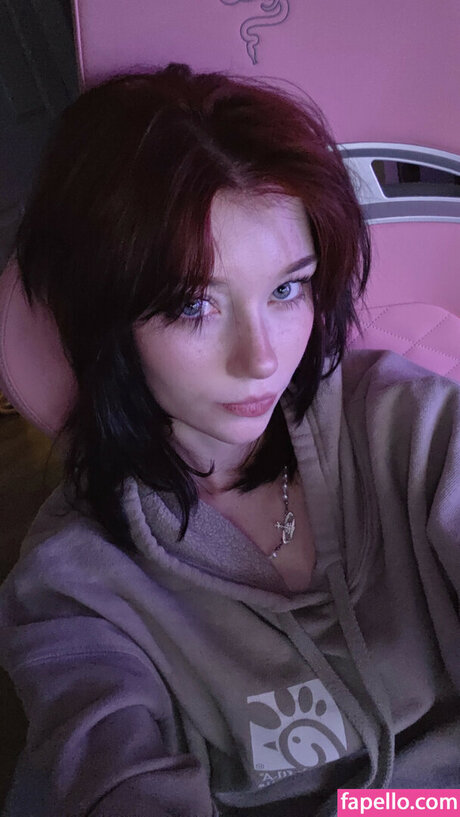 Celebi cos sexy model photo