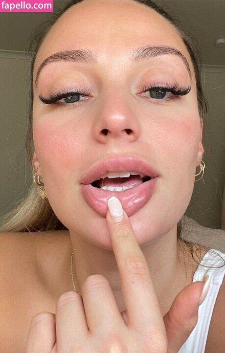 Pietra Consulin star sexy photos