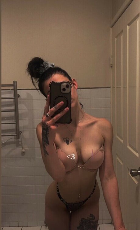 Alecia Rose hd model image