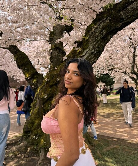 Abby Govindan top model images