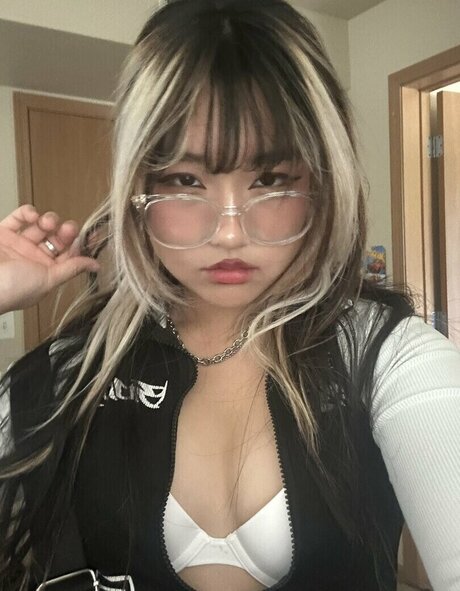 OffbrandTea model naked archive