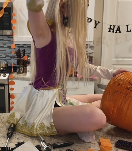 Harriet Barnes pornographic actress pictures