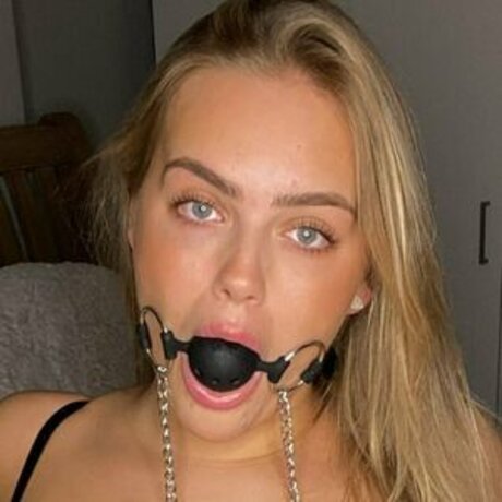 Harriet Barnes porn star images