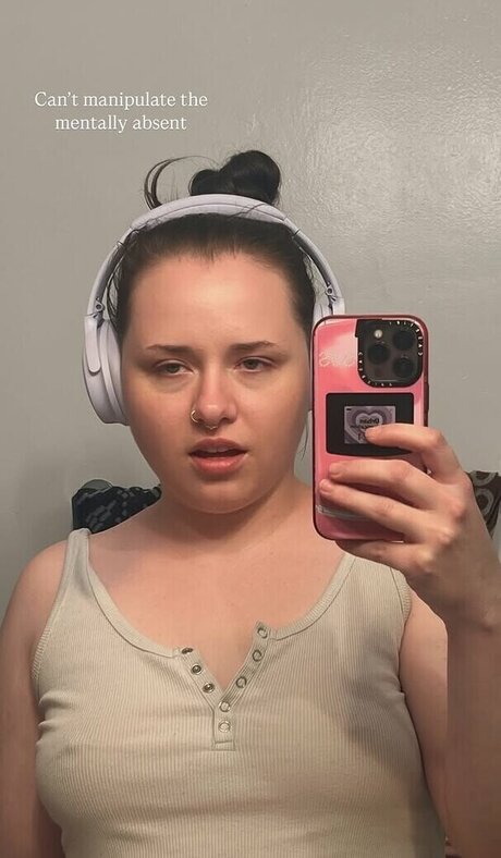 Sarah Schauer star free photo