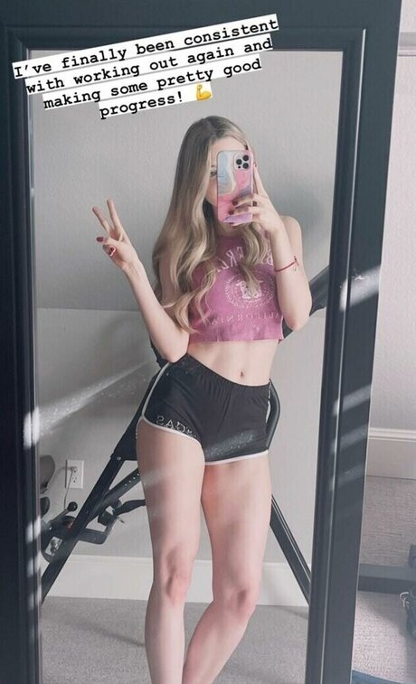 Dizzy Kitten naked actress image