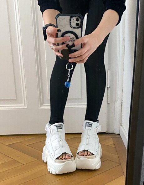 Yeougui sexy model img