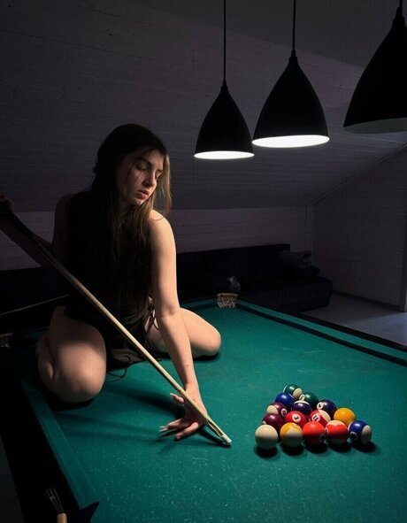 bysinnk model naked pics