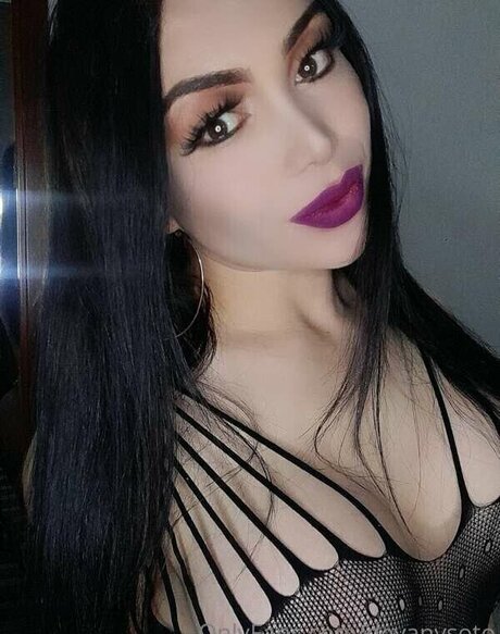 Devany Soto model porn pic