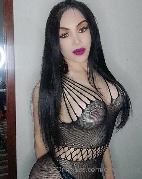 Devany Soto nude model picture