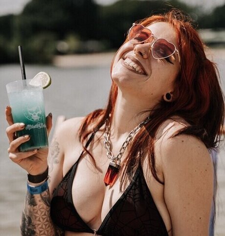 Anni Quinn_ pornstar hot photo