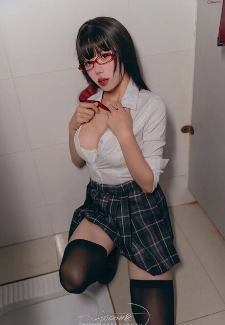 Yaokoututu model naked pictures