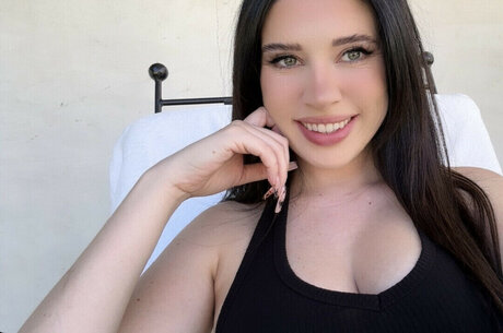 Baeeeeelyn erotic star img