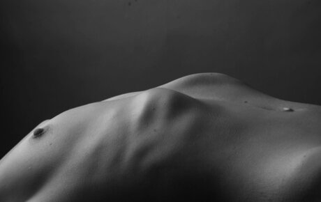 Gray Scale star naked picture